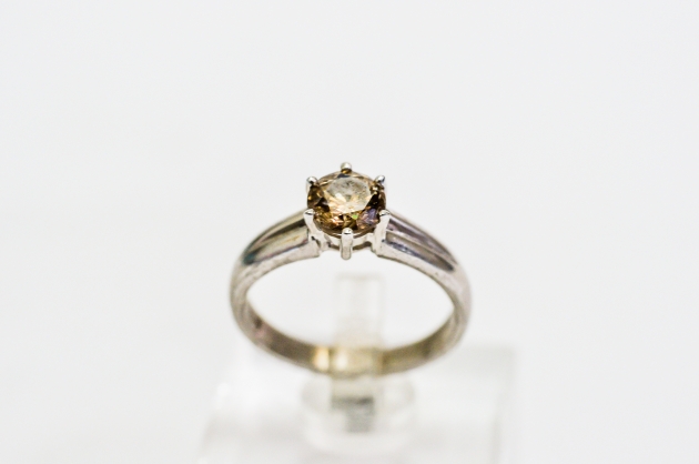 85分天然茶色鑽石戒指 1