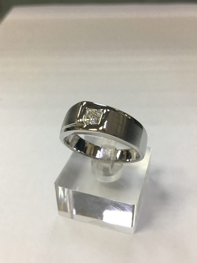 天然鑽石戒指（已售出） 1