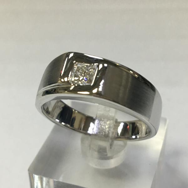 天然鑽石戒指（已售出）